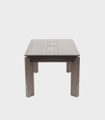Tabla de madera con extensión y patas robustas, ideal para comedor o oficina.