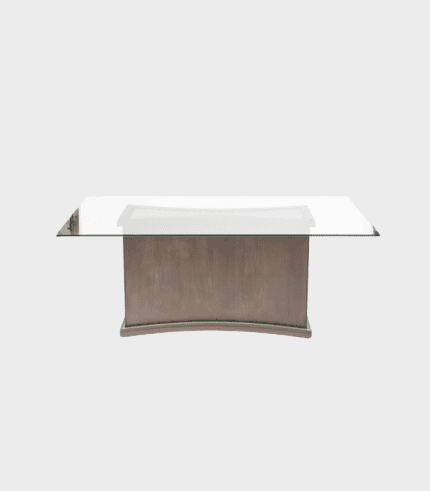 Mesa de comedor con tablero de cristal y base de madera en acabado natural. Ideal para oficinas o espacios elegantes, combina funcionalidad y diseño contemporáneo. Perfecta para decorar y organizar tu hogar o lugar de trabajo.