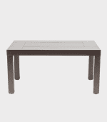 Mesa moderna para comedor, con diseño elegante y resistente estructura de madera y metal. Ideal para decorar y aprovechar en espacios de hogar u oficina.