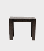 Mueble de madera oscuro para comedor o sala.