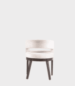 Silla moderna de comedor con diseño elegante y cómodo, ideal para decorar espacios contemporáneos y proporcionar funcionalidad en diferentes ambientes del hogar o la oficina.