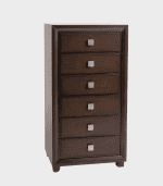 Chiffonier de madera oscura con 7 cajones y tiradores cuadrados de color gris claro. Perfecto para organizar y decorar espacios de hogar o oficina con estilo moderno y funcionalidad.