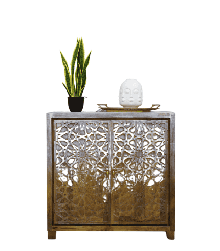 Elegante mueble de madera con diseño decorativo en las puertas, ideal para decorar y almacenar en espacios modernos y sofisticados.