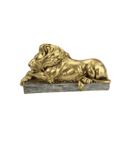 Lámina decorativa de un león en color dorado sobre base de madera, ideal para oficinas o espacios de diseño.