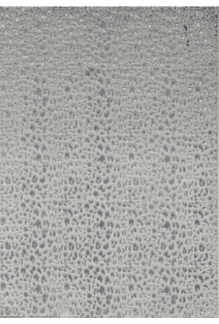 Capa en color gris con patrón de manchas que imitan piel de animal, textura suave y elegante. Ideal para decorar espacios modernos con un toque de sofisticación. Perfecta para muebles, decoración y sillones en zonas residenciales y comerciales.