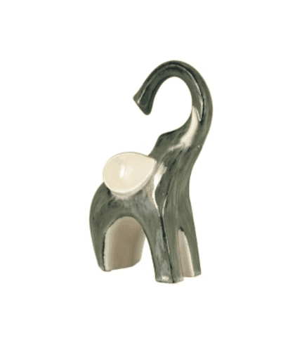 Grifo decorativo de cerámica con acabado en verde y detalles en blanco, diseñado para complementar la decoración de espacios y muebles en zonas de muebles, escritorios o áreas de descanso.