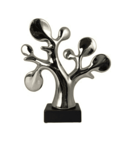 Jarrón decorativo en forma de árbol, de material metálico brillante y base negra, ideal para decorar espacios con estilo contemporáneo y moderno.