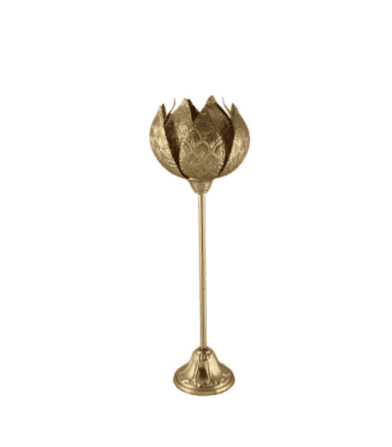 Florero decorativo dorado con forma de flor, ideal para centro de mesa y decoración elegante.