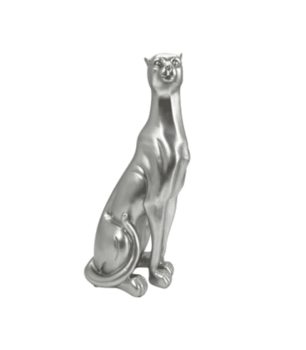 Jirafa decorativa de metal plateado, ideal para complementar la decoración de hogares y oficinas con un estilo moderno.