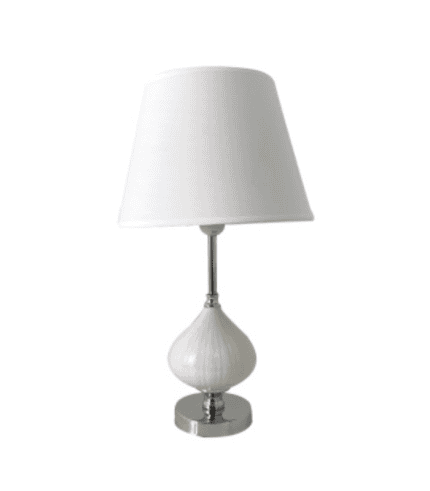 Lámpara de mesa moderna con base de cerámica blanca y pantalla de tela en color blanco, ideal para decorar y dar luz en salas y escritorios.