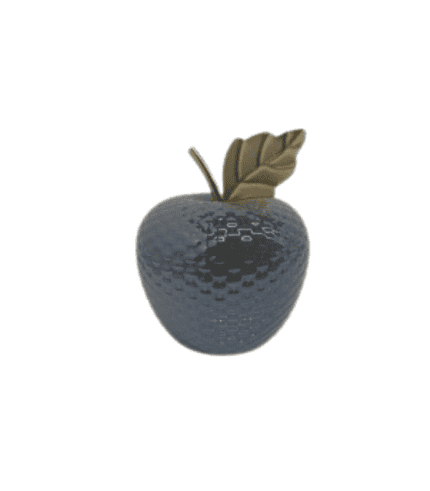 Manzana decorativa de color gris con detalles dorados y hojas, ideal para complementar la decoración moderna y elegante de tu hogar o oficina.