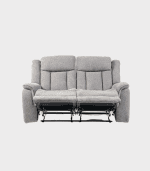 Sofá cama gris claro, cómodo y funcional, ideal para salas de estar y espacios multifuncionales, con estructura metálica plegable para convertirlo en cama.