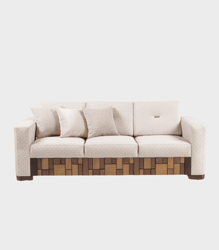 Sofá de estilo moderno en tonos neutros con cojines decorativos y base de madera, ideal para salones y espacios de descanso.